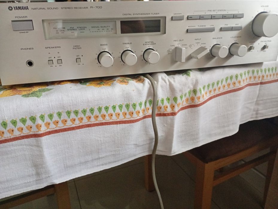 Amplituner R-700 w idealnym stanie