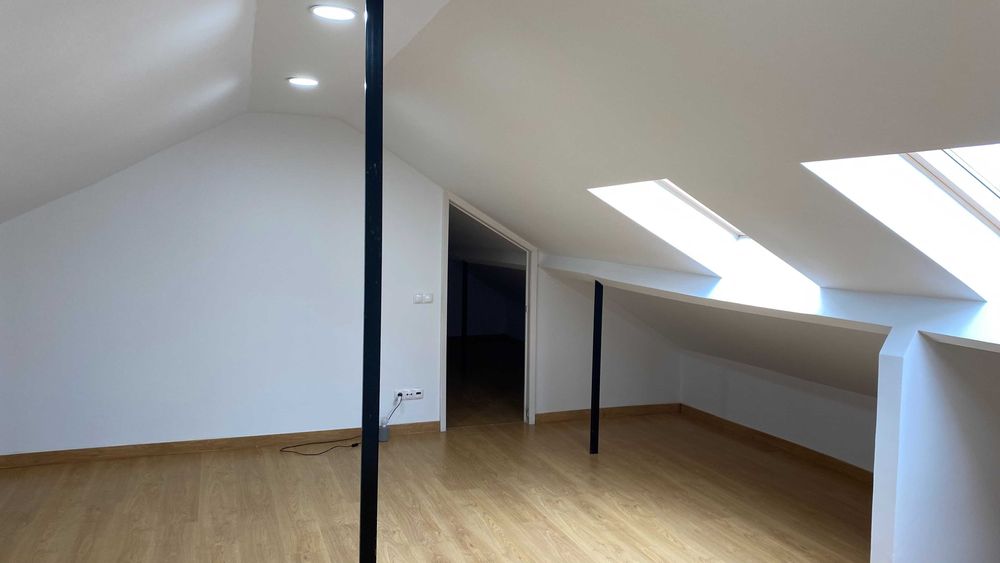 Arrendamento T3 Laranjeiras-Sete Rios Lisboa (perto do Metro e Un. Catolica)