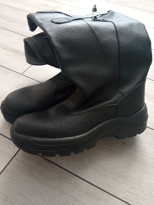 Сапоги кирзові нові.