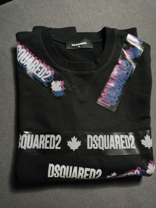 Bluza firmy DSQUARED2 z aplikacja