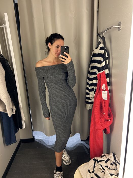 Плаття тепле  з відкритими плечима H&M