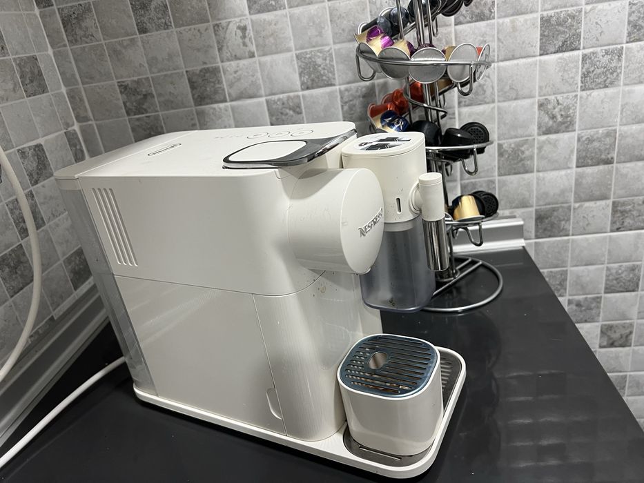 Maquina cafe Nespresso Delonghi