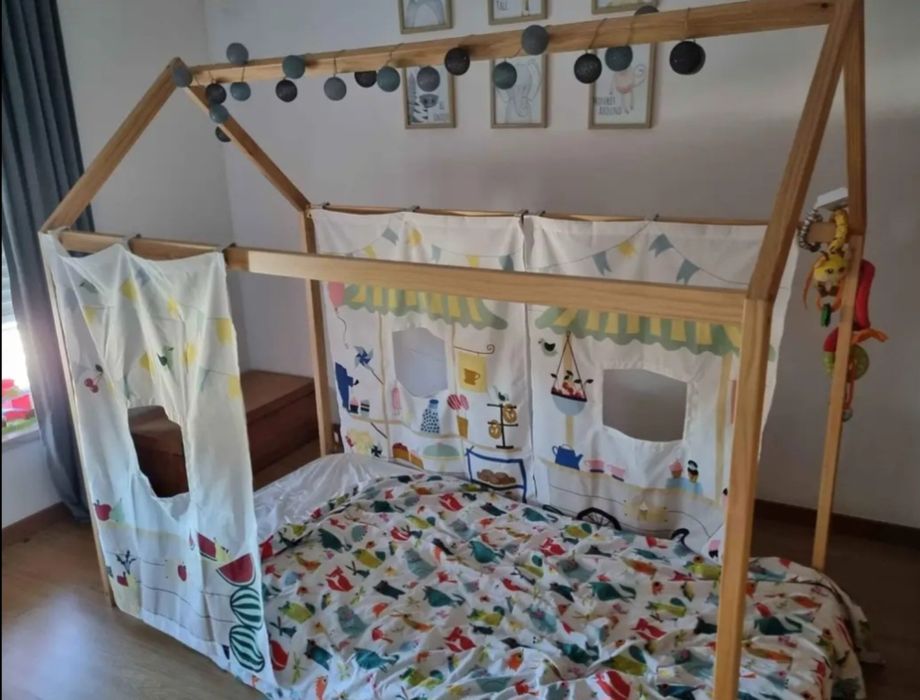 Cama Montessori em madeira tipo casinha
