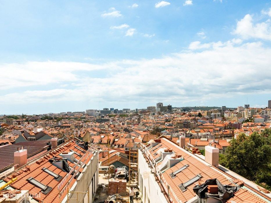 Apartamento T2 com varanda numa das zonas mais desejadas de Lisboa