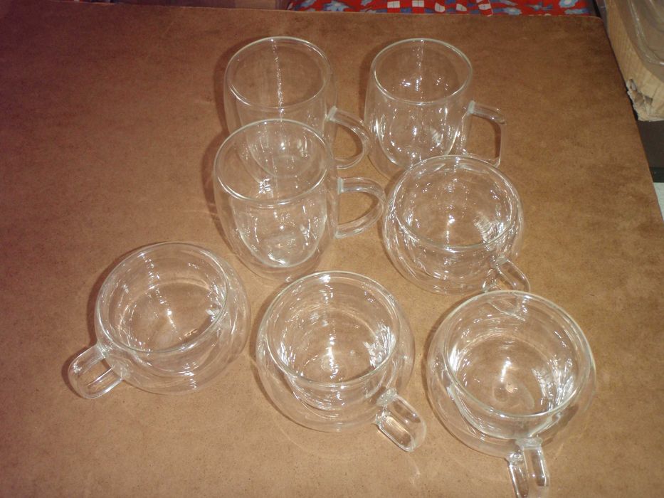 Szklanki termiczne z uchwytem 7 sztuk z podwójnym dnem , dwa rodzaje