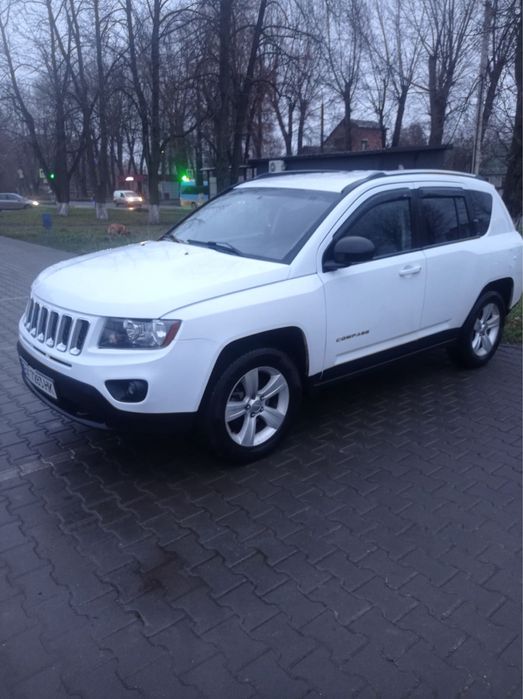 Гарний jeep compass