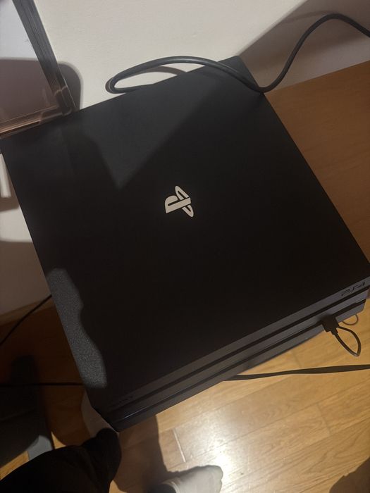 PS4 Pro 870 GB Nova