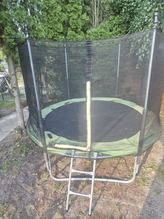 Trampolina do ogrodu