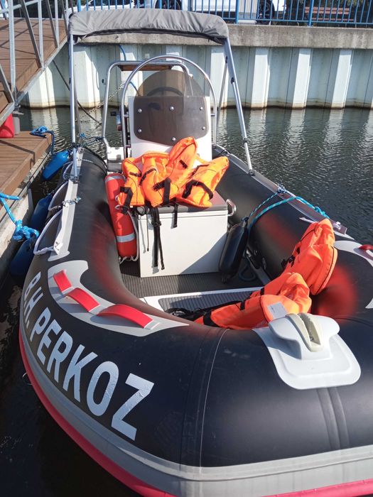 Łódż motorowodna typu RIB 460 z silnikiem Suzuki 2025 20 KM