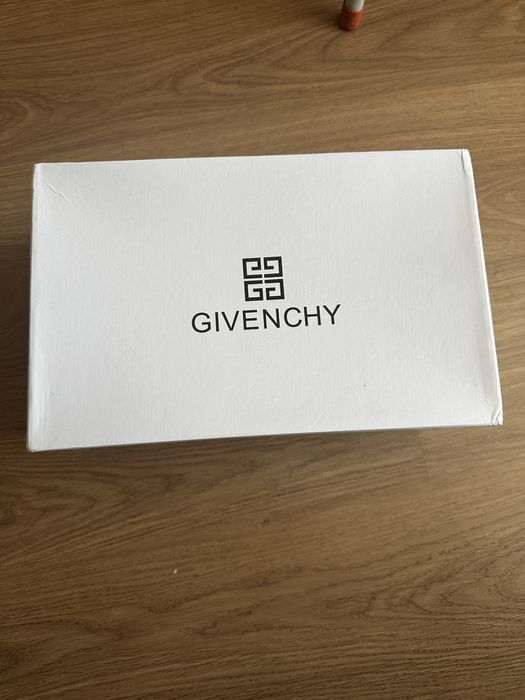 Sandálias Givenchy