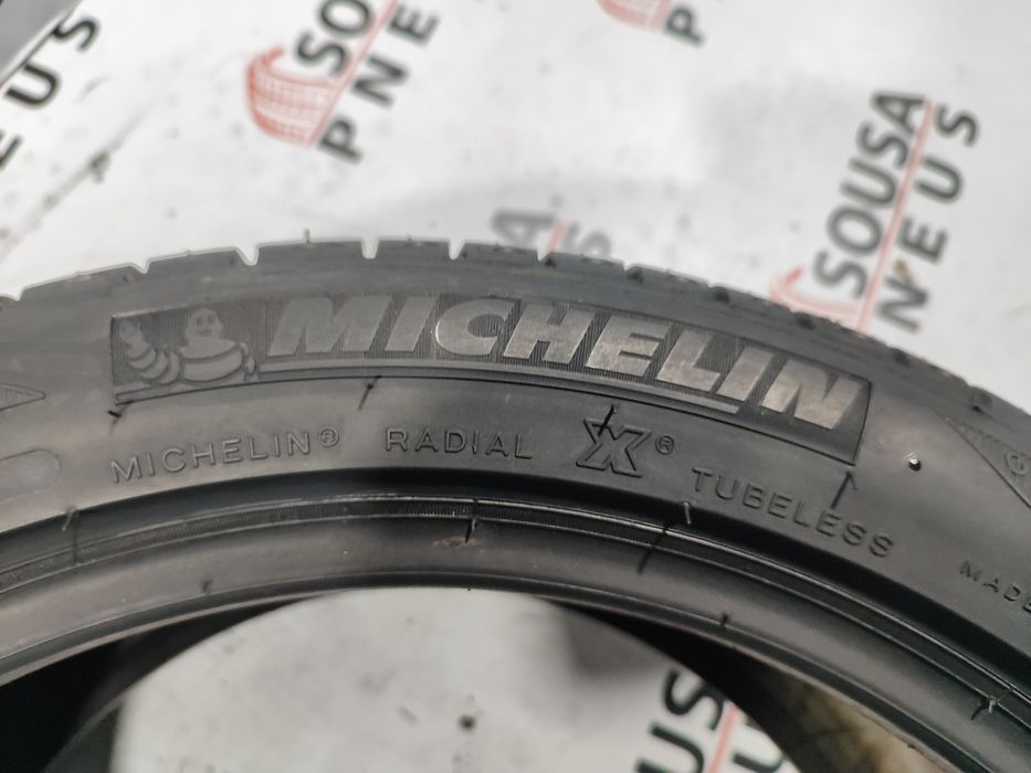 2 pneus semi novos 245-40R17 Michelin - Oferta dos portes