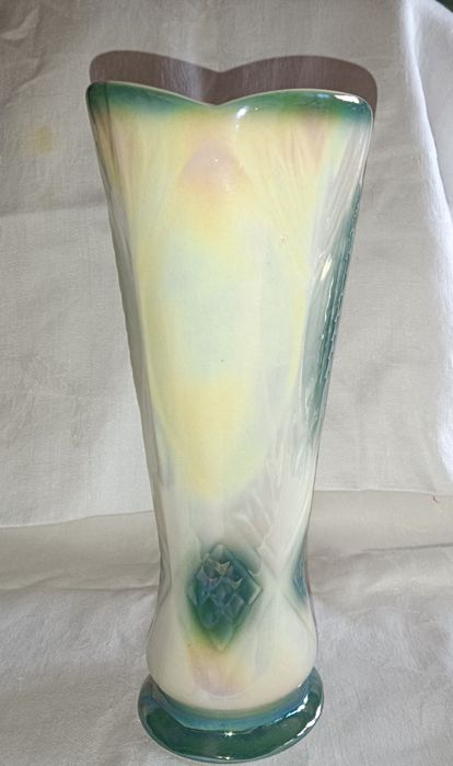 Ваза фарфоровая тонкая