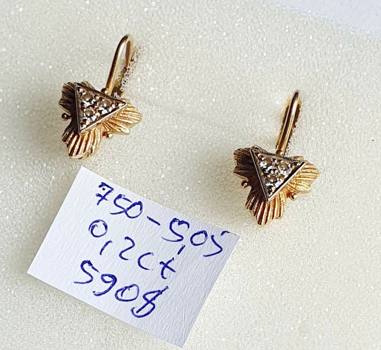 Продам золотые серьги с бриллиантами производства СССР