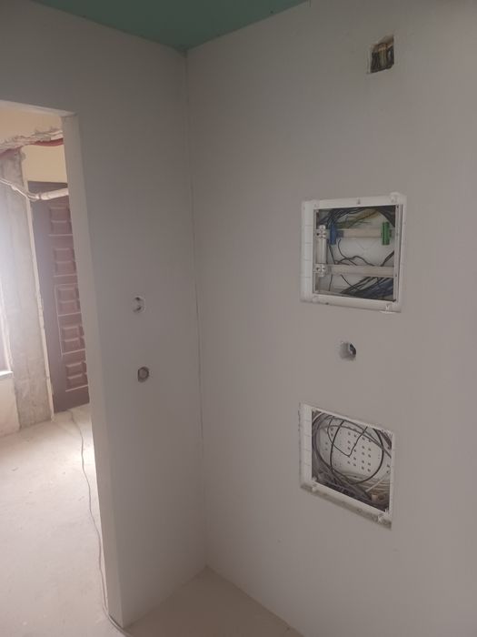 Pintor estucador carpintero profissional   muita experiência imediato