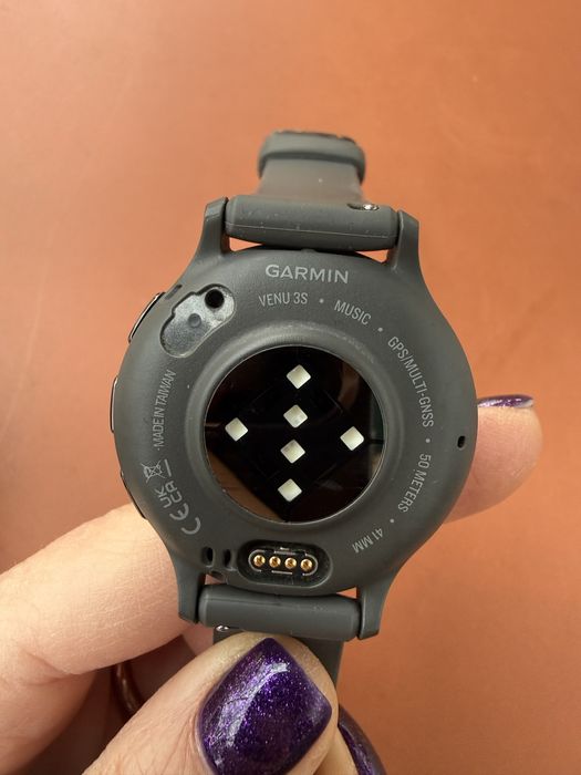 Продам Garmin Venu 3S