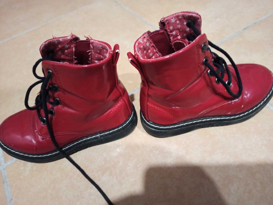 Bota, verniz menina 26