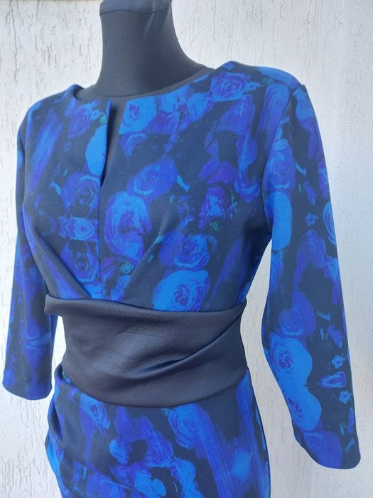 Sukienka ołówkowa w roz M/L.