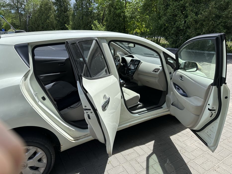 Nissan Leaf 2011, електро, автомат