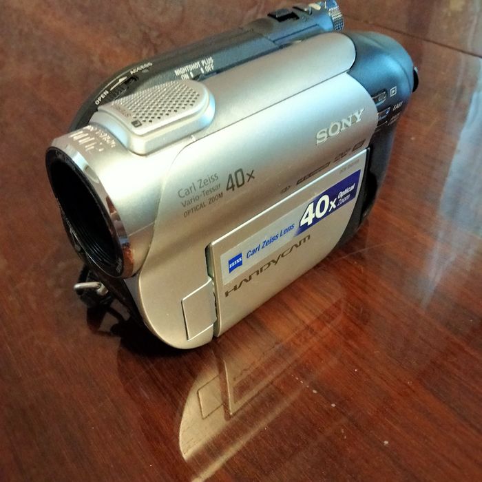 Відеокамера SONY Handycam DCR-DVD 108.
