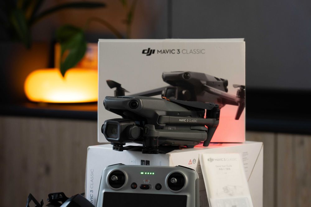 DRON DJI Mavic 3 Classic + DJI RC (pilot z ekranem) | 5h nalotu | Stan jak nowy