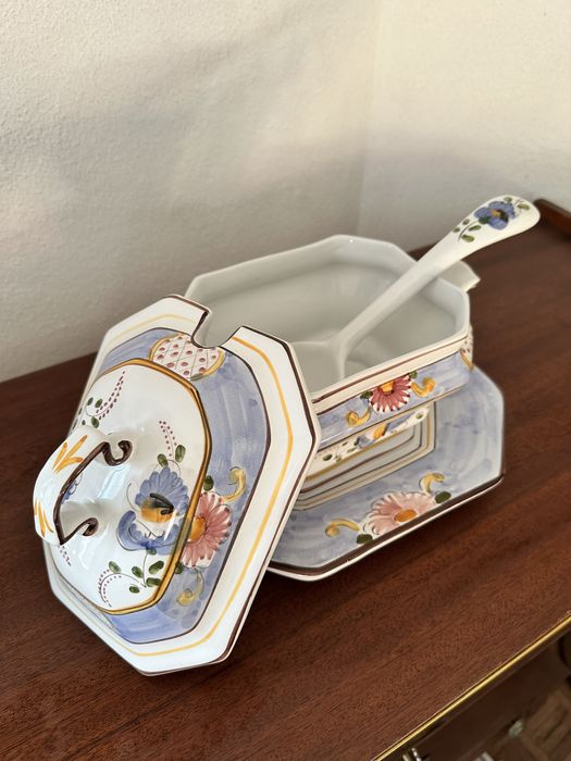 Terrina em Cerâmica Pintada à Mão