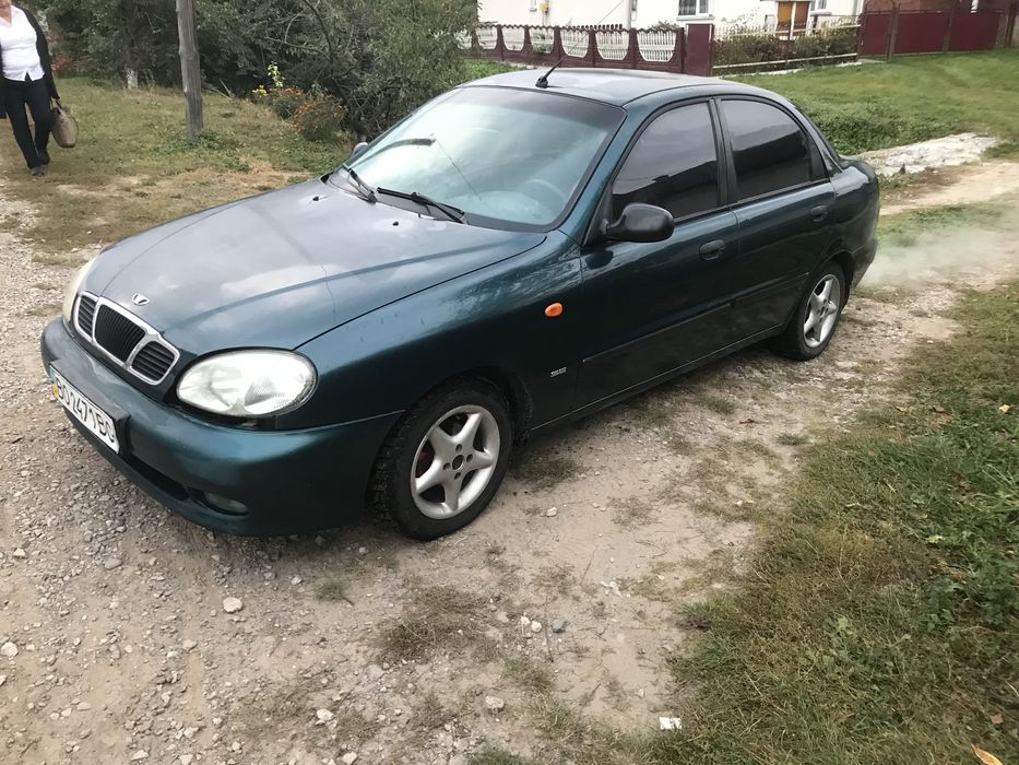 Автомобіль lanos