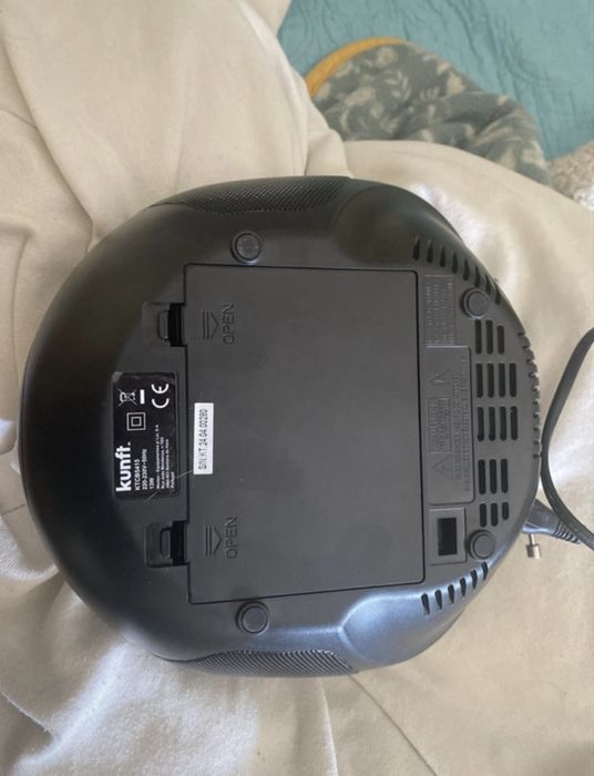 Kunft Portable Radio with CD Player – Excellent Condition64740050230273123