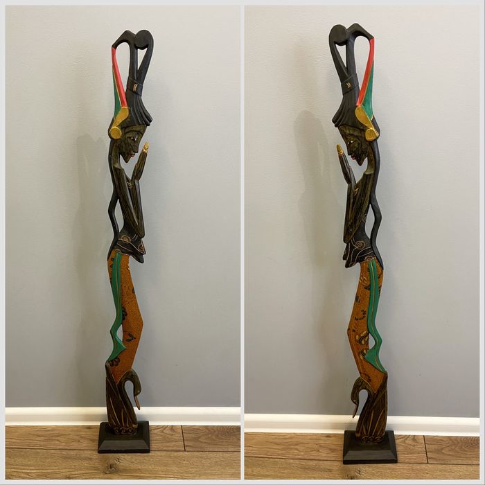 Rzeźba figurka z drewna egzotycznego z Afryki kobieta