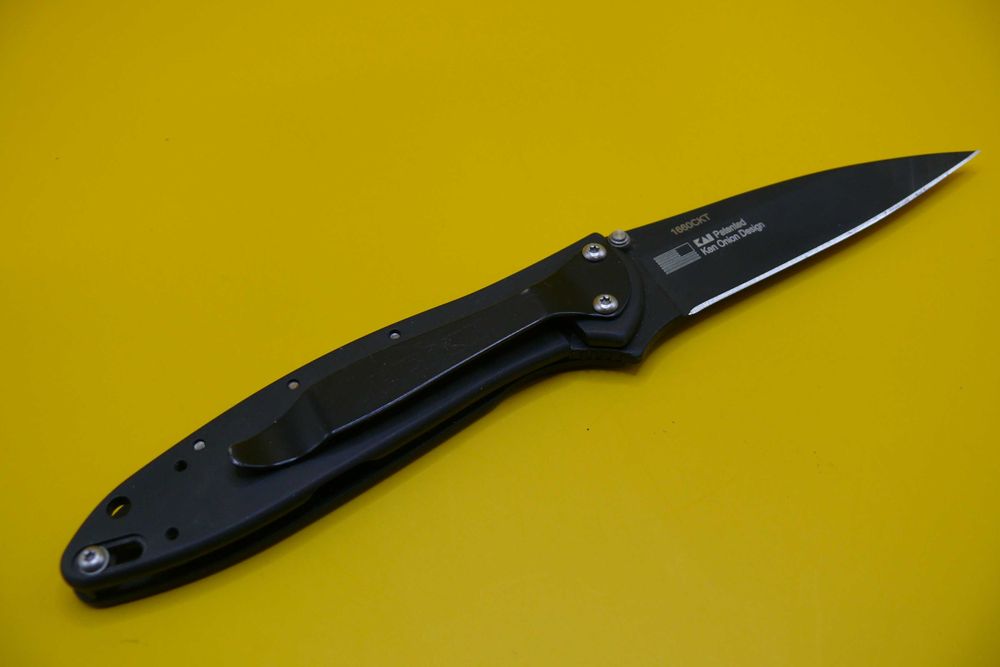 Kershaw com lâmina preta
