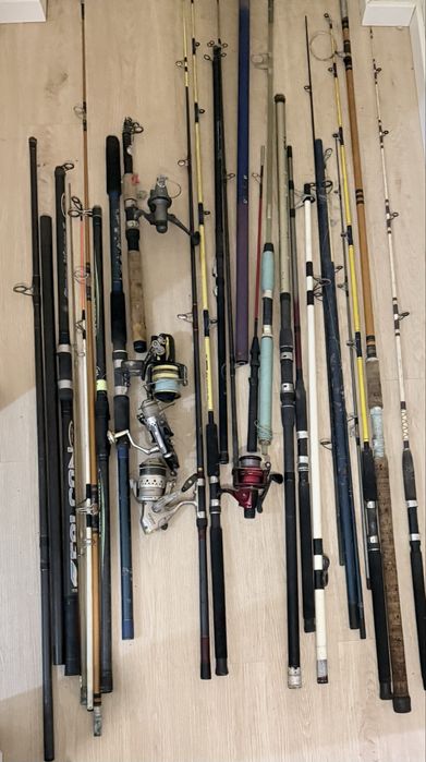 Lote de canas de pesca