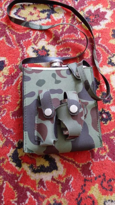 Продам санки,одежда на собаку(L),сумки разные