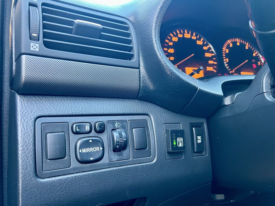 Toyota Avensis, 1.8 газ/бенз, автомат