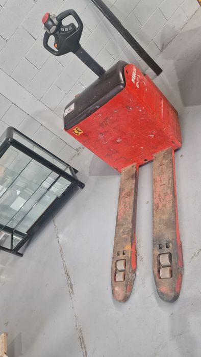 Porta paletes eléctrico manitou