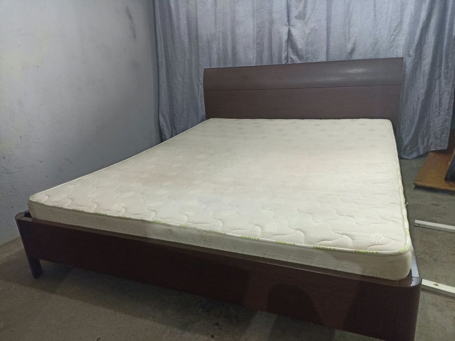 Cama de casal com colchão
