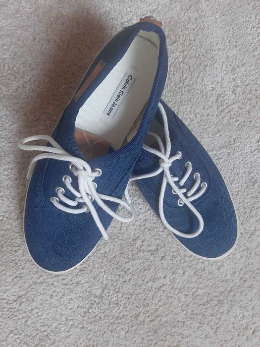 Nowe granatowe sneakersy marki Calvin Klein