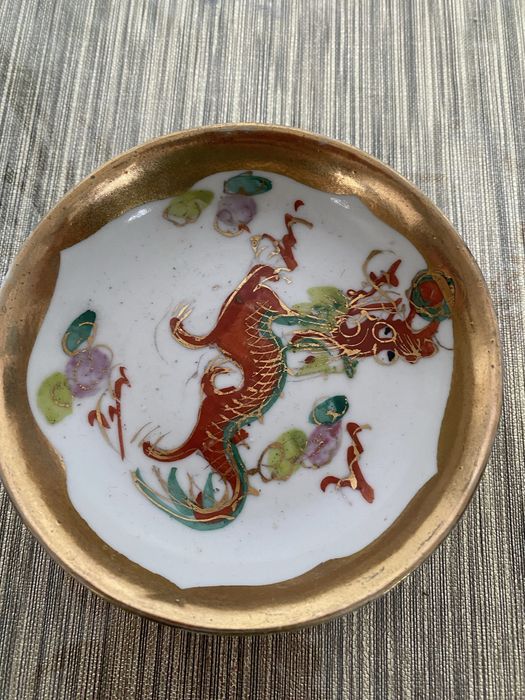 Taça de porcelana chines antigo
