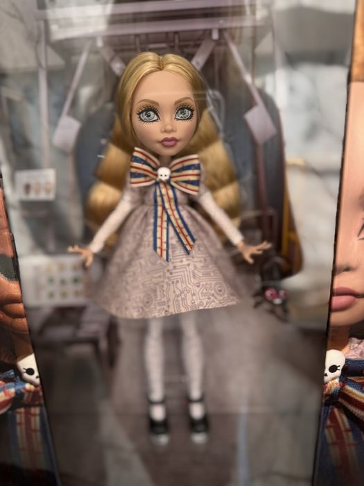 Лялька Skullector Меган та Девід