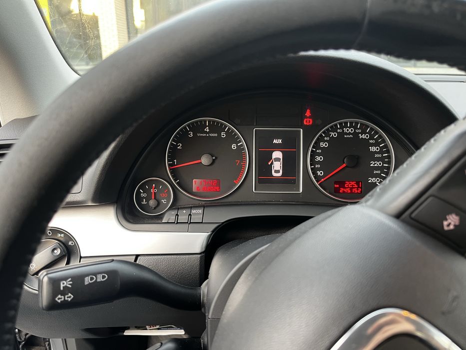 Продам Audi a4b7 2.0