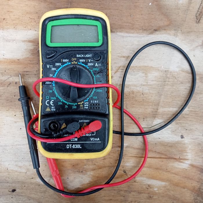 цифровой мультиметр DT-830L