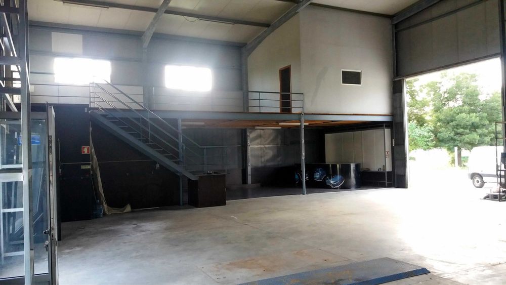 Pavilhão / Armazém - Arrendamento