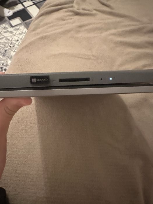Lenovo ideapad 1