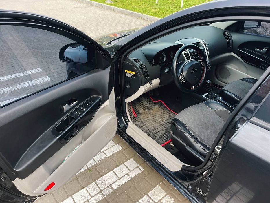 Kia Ceed 2008 • 1.6 газ/бензин • механіка