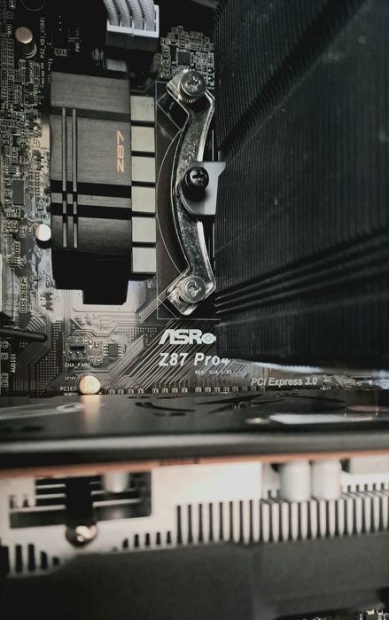 Комплект Intel Xeon E3-1270v3 (i7 4790k), Asrock Z87pro4, 32gb