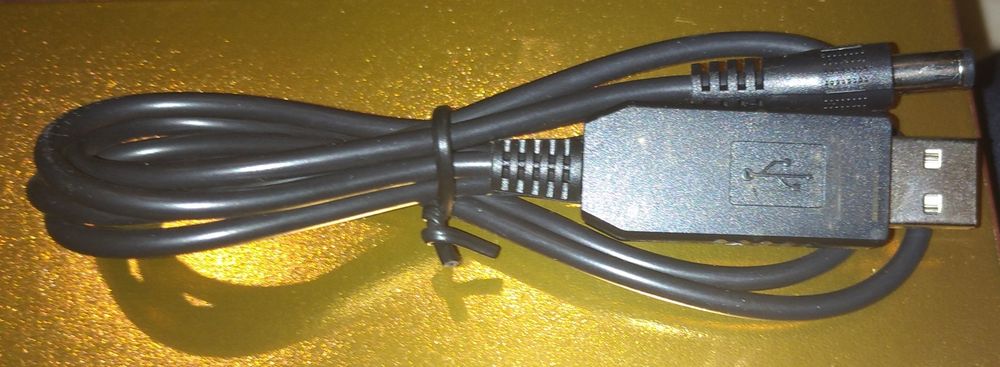 Кабель для роутера 12V від повербанку.