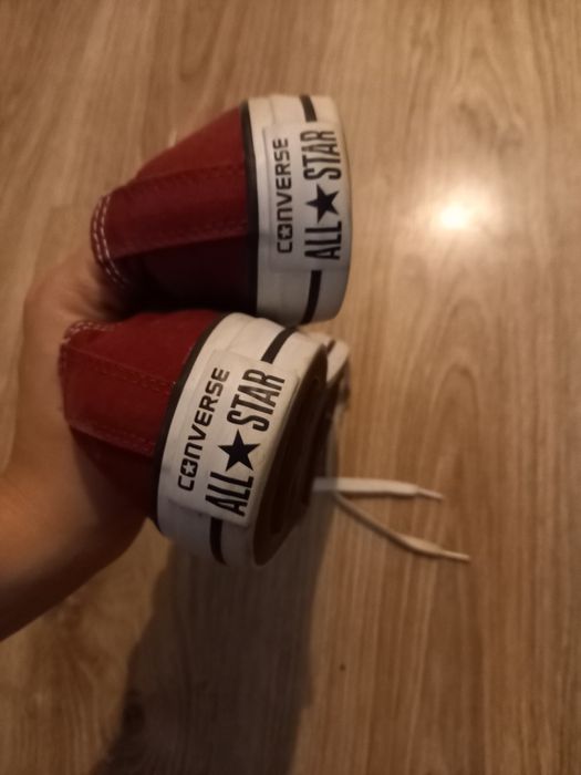 Converse bordowe