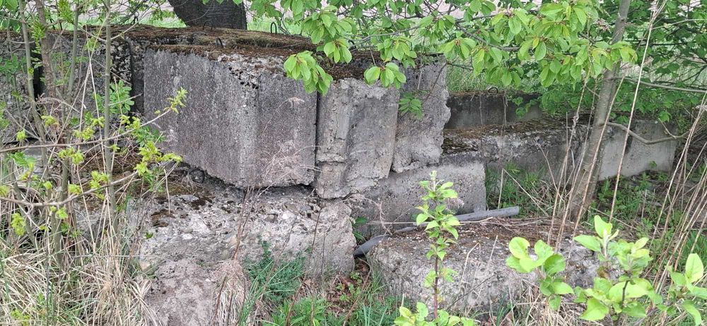 Блоки будівельні фундаментні.