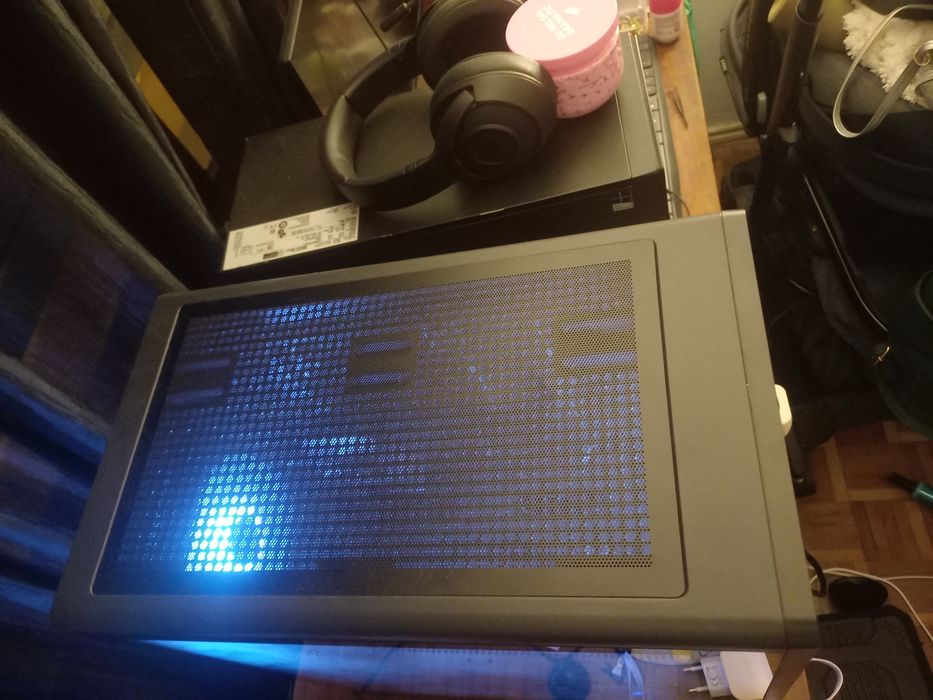 Desktop NeoPC Gamer AMD Ryzen 3 3200G 8GB 240GB SSD Radeon Vega 8 Windows 11 ARGB