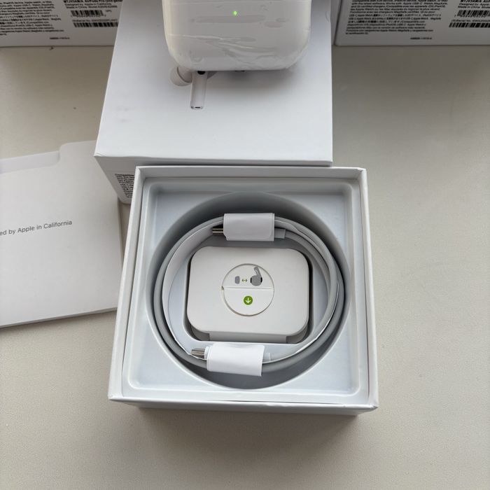 AirPods Pro 2 USB-C — нові, повний комплект