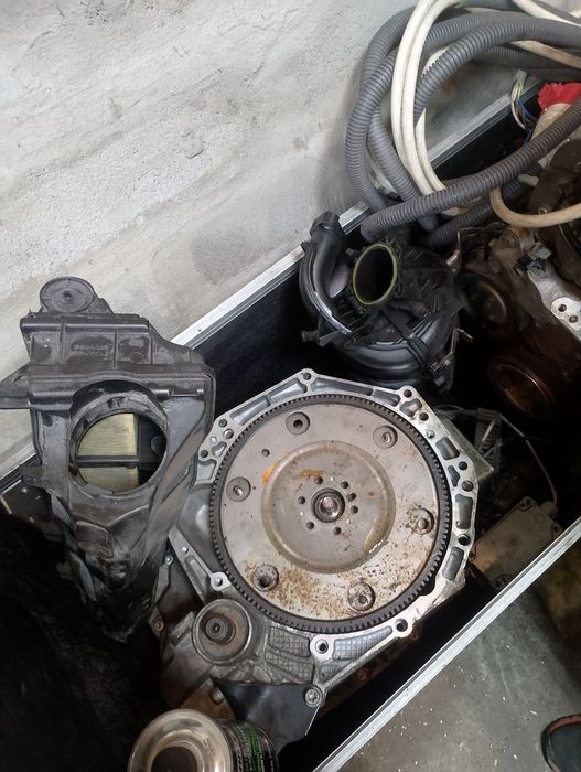 Продам двигатель1.6 с автомат коробкой  на пежо 307