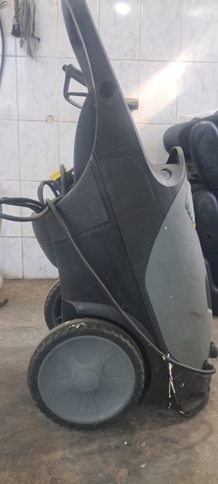 Продам KARCHER Professional HD 10/21-4S